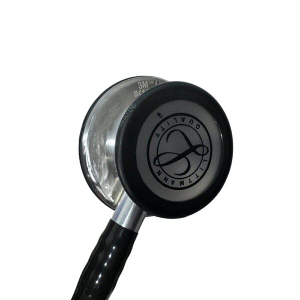 Fonendoscopio 3M™ Littmann® Classic III™ Negro Estándar 5620 con detalle de diseño